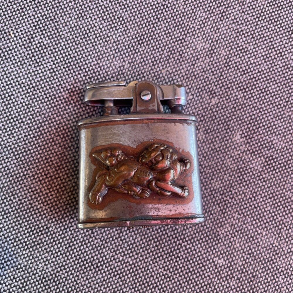1940s-1950s RONSON Raised Lion Motif BRASS/CHROME LIGHTER